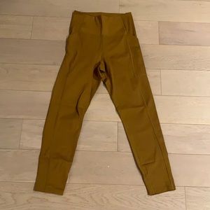 NWOT Girlfriend Collective HighRise Pocket Legging